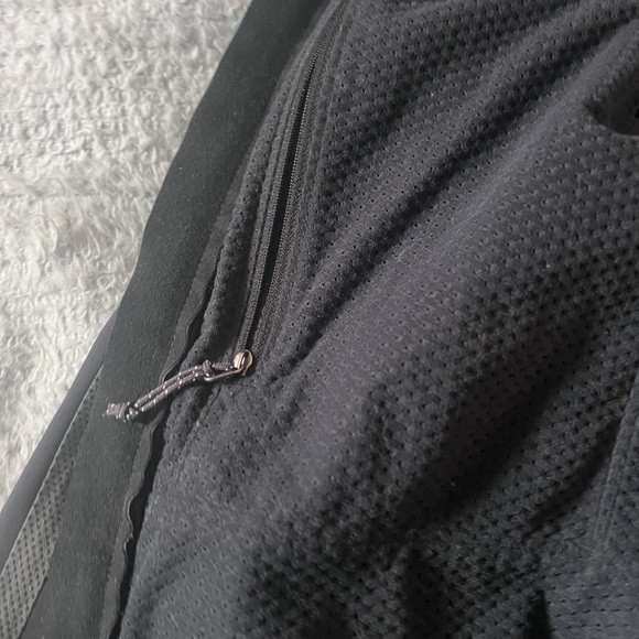 Mountain Hardwear Black Performance Jacket - Picture 8 of 14